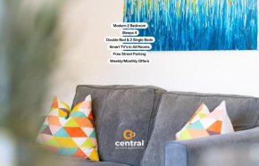 Central Serviced Apartments - 2 Bedroom - FREE Street Parking - WiFi - Smart TVs in All Rooms - Ground Level - Family Neighbourhood - Sleeps 4 - 1 Double Bed - 2 Single Beds - Heating 24-7 - Trade Sta